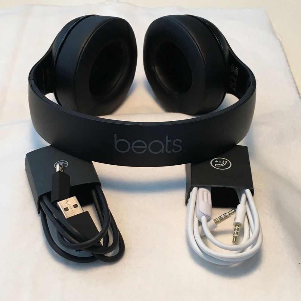 BEATS by DRE Wireless Studio2 Headphones Model B0501 Black
